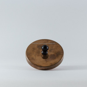 Lata de cobre martillado alto con tapa de latón - Product Image 4