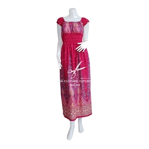 เดรสยาวพิมพ์ลายนกยูง - Product Image 1