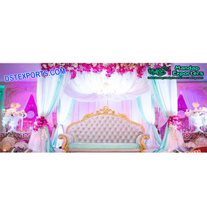Conjunto de sofás de fondo alto con temática occidental, conjunto de sofás tallados de madera de estilo moderno para escenario de boda, novedad - Product Image 1