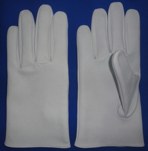 Guantes Blancos de Poliéster Bordados con Logotipo Personalizado y Tachuelas Modernas para Deportes y Actividades al Aire Libre en las Cuatro Estaciones - Product Image 4