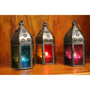 Lanternes à bougie en métal marocain en nickel noir avec verre coloré pour les fêtes de mariage décor de jardin Mini lanternes - Product Image 1