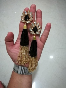 Boucles d'oreilles indiennes mignonnes en plastique pour femmes pour fête, mariage ou cadeau - Product Image 5