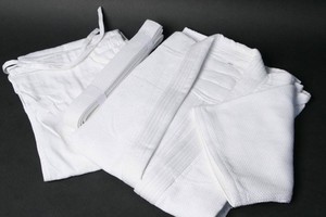 Gi de judo de style traditionnel de haute qualité pour la pratique du karaté - Product Image 5