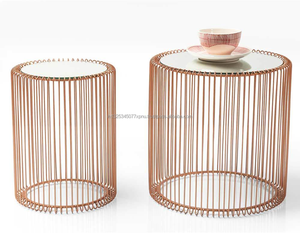 Table basse en osier avec plateau en bois - Product Image 3