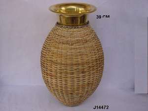 Hecho a mano acabado pulido latón Collar bambú tejido florero decoración del hogar con tapa de metal de hierro - Product Image 6