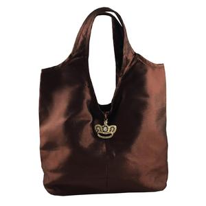 กระเป๋าผ้าไหมไทยที่มีสไตล์เดรสพิมพ์ลายแบบกำหนดเองทนทาน - Product Image 2