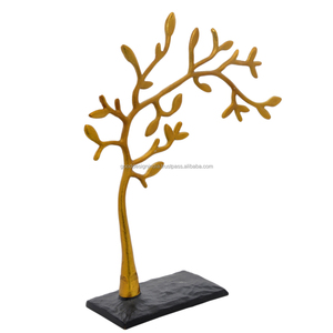 Support à bijoux tendance et objet de décoration intérieure, support à bijoux pour boucles d'oreilles, design en forme d'arbre en métal, décoratif et support à bijoux, finition dorée - Product Image 1