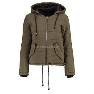Chaqueta Varsity Acolchada Roja Unisex KIJQJW3 2021, 100% Nailon Ecológico, Resistente al Viento, Servicio OEM, Remaches de Algodón, Franjas de Camuflaje - Product Image 2