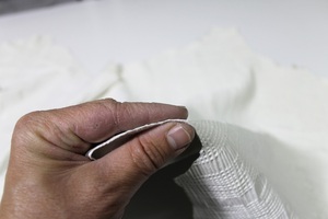 Vente en gros de cuir Napa en peau d'agneau blanc crémeux ultra doux perforé fin et texturé de la meilleure qualité pour l'artisanat de luxe tanné au grain - Product Image 3