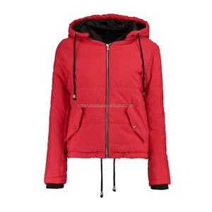Chaqueta Varsity Acolchada Roja Unisex KIJQJW3 2021, 100% Nailon Ecológico, Resistente al Viento, Servicio OEM, Remaches de Algodón, Franjas de Camuflaje - Product Image 3