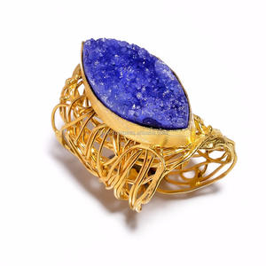 แหวนทองเหลืองชุบทองสำหรับผู้หญิงทำด้วยมือสไตล์คลาสสิกอัญมณีธรรมชาติเครื่องประดับแฟลชจริง - Product Image 1