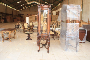 Glosen — armoire en verre avec finition naturelle, style victorien - Product Image 2