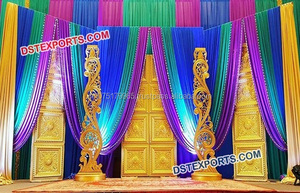 Hermosos pilares dorados tallados para etapas de recepción de bodas Elegantes decoraciones de escenario de eventos de matrimonio hindú - Product Image 3