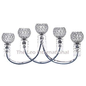 Candelabros decorativos de aluminio y material de cristal, centro de mesa de 5 brazos para bodas en casa, eventos y fiestas, 24x8x15 pulgadas - Product Image 1