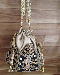 กระเป๋าคลัทช์งานปักลายพร้อมดีไซน์หรูหราสำหรับบังเหียนให้เป็นของขวัญกระเป๋าคลัทช์จากอินเดียโดยงานฝีมือสุดหรู - Product Image 3