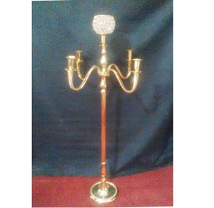Candélabre élégant en cristal de mariage en or Lanternes de bougeoirs en aluminium faites à la main OMKAAAR pour les occasions spéciales Table centrale - Product Image 1