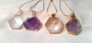 Pendentif pyramide hexagonale - Product Image 1