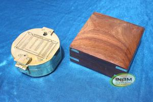 Boussole décorative en laiton avec boîte en bois, boussole nautique en laiton faite à la main avec boîte en bois - Product Image 2