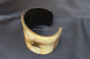 Pulsera de Cuerno de Búfalo 100% Natural para Mujer - Product Image 6