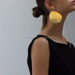 Pendientes Largos Redondos Chapados en Oro, Hechos de Latón con Forma de Gancho, para Fiestas, Aniversarios y Regalos, Suministro de Fábrica - Product Image 2