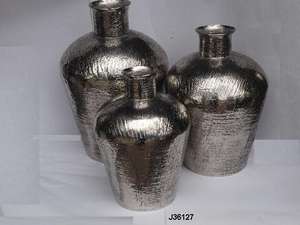 Jarrón de Flores Martillado en Oferta, Hecho en Metal, Estilo Indio, Nuevo Jarrón de Flores de Aluminio Metálico Hecho a Mano - Product Image 5