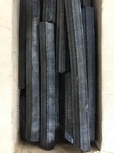 Charbon de bois en briquettes fabriqué à la machine à partir de sciure de bois de bambou pour barbecue, durée de combustion de 5 à 6 heures, 8000 J de calories - Product Image 3