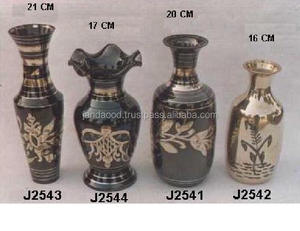 Vase à fleurs en laiton de haute qualité avec finition polonaise miroir et Vase en laiton peint Inde Vases à fleurs en laiton artisanat en métal décor à la maison - Product Image 2