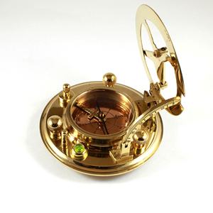 Brújula de reloj de sol náutico de latón con acabado antiguo en caja de madera SAINC250 con vidrio duradero y material metálico - Product Image 3