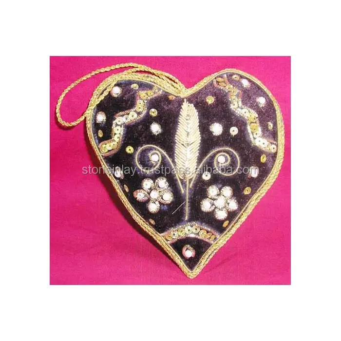 Zari ricamo appeso ornamento decorazioni natalizie vendita calda a forma di cuore colore nero Festival di natale albero Topper