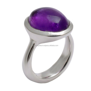 Anillo liso hecho a mano con piedras preciosas de amatista natural de Plata de Ley 925, anillo de moda para regalo de boda o fiesta para unisex. - Product Image 1