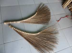 Palos de Escoba de Coco Ecológicos con Cabezal de Hierba de Vietnam +84-907 377 828 (Viber/Whatsapp/Zalo) - Product Image 6