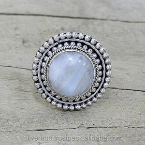 Anillo de Plata de Ley 925 con Piedra Lunar Arcoíris Natural, Estilo Religioso, Joyería Artesanal para Exportadores y Mayoristas - Product Image 1