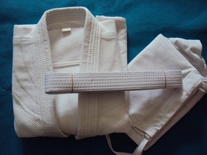 Gi de judo de style traditionnel de haute qualité pour la pratique du karaté - Product Image 6