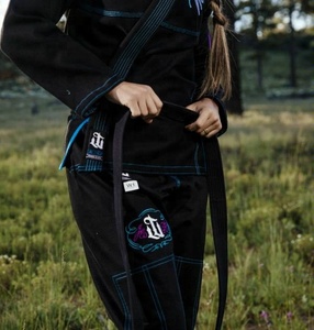 Kimono de Judo para Mujer de Alta Calidad, Personalizable, con Parches Bordados, 100% Algodón, Anti-UV, Antibacteriano y Duradero - Product Image 3