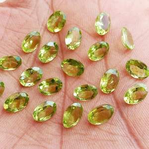 Peridoto ovalado de corte facetado natural, forma de tamaño calibrado suelto, piedra preciosa facetada - Product Image 4