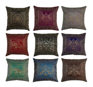 Nouvelles housses de coussin traditionnelles en soie - Product Image 2