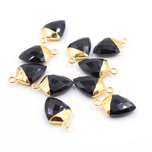 Colgante de ónix chapado en oro Forma de escudo de 17 a 19 mm con fianza Hecho de latón - Product Image 2