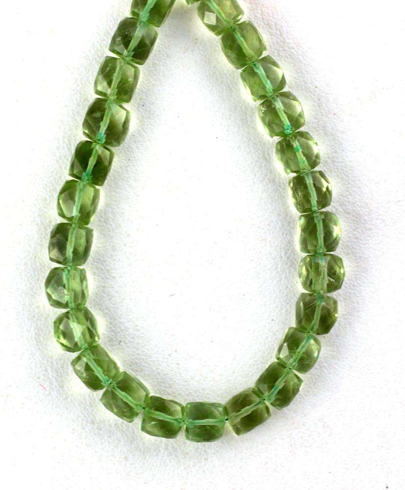 สีเขียว