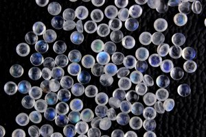 5 pièces lisse rond blanc arc-en-ciel pierre de lune Cabochons naturel belles perles de bijoux en pierres précieuses bricolage avec feu bleu pour les projets de bricolage - Product Image 3