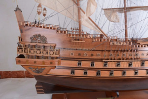 Modèle de bateau en bois artisanal Soleil Royal 200 cm Décoration nautique pour la décoration de la maison - Product Image 3