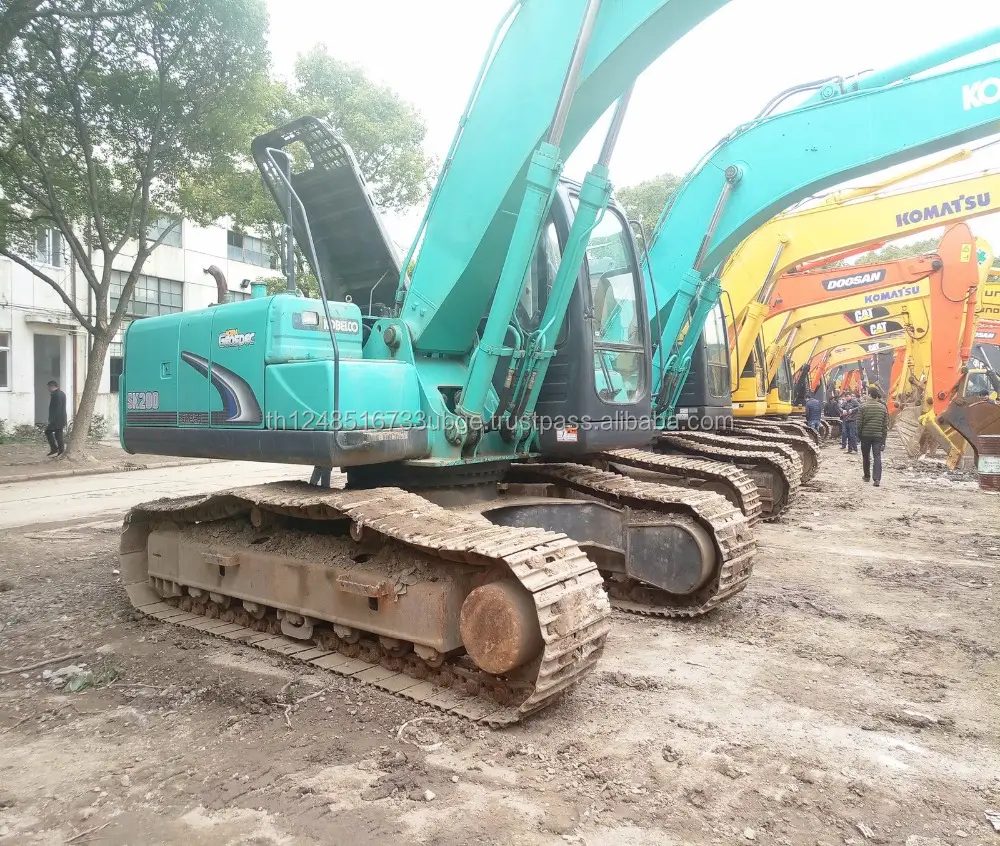 Utilizzato escavatore kobelco SK200 con il prezzo basso e di buona condizione di lavoro in shanghai