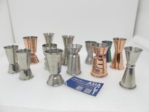 Dosificador de Bebidas Metálico Moderno con Acabado Arcoíris, Herramienta de Bar para Cócteles, Reutilizable - Product Image 3
