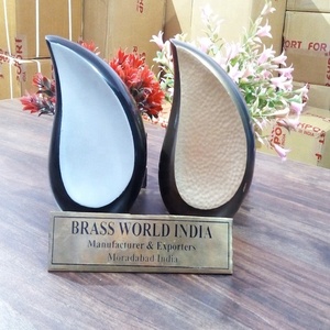 โกศศพหยดน้ำตาโดย Brassworld อินเดีย - Product Image 2