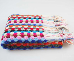 Taille de main Pestemal Serviette Éponge, Pompon Cuisine ou usage Domestique, de Turquie, multicolore THTPP-0001 Handloom Collection - Product Image 1