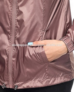 Chaqueta cortavientos en blanco barata personalizada con decoración de rayas y bordado nueva Rosa cremallera completa de punto procesado - Product Image 3