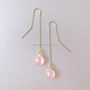 Pendientes colgantes hechos a mano de Plata de Ley 925, piedra preciosa de Calcedonia rosa con vermeil dorado para bodas o fiestas - Product Image 1
