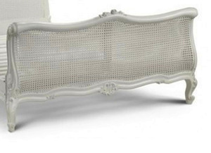 Canne à lit en bois vintage, meuble classique sculpté à l'ancienne - Product Image 2