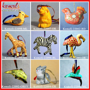 Ornement d'ange de Noël en papier mâché fait à la main peint à la main décoration suspendue d'arbre pour la décoration de vacances et de fête - Product Image 6