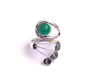 Anillo de piedras preciosas de ónix verde plateado bohemio hecho a mano Ajuste de bisel de ónix verde Natural joyería de latón para celebraciones de aniversario - Product Image 1