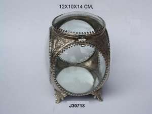 Caja hexagonal de vidrio y latón, con pies de latón y accesorios de metal en caja de joyería con acabado de níquel - Product Image 3